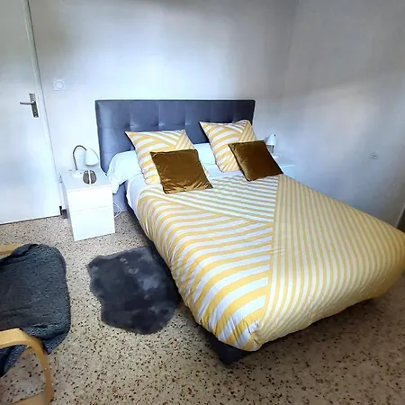 Superbe Et Son Garage Privé Gratuit