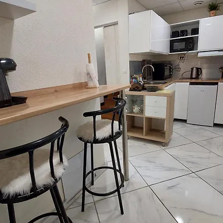 A 10mn Des Arenes F2 Au Calme Avec Garage Gratuit Apartment Nimes