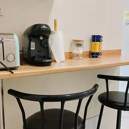 Superbe Et Son Garage Privé Gratuit *