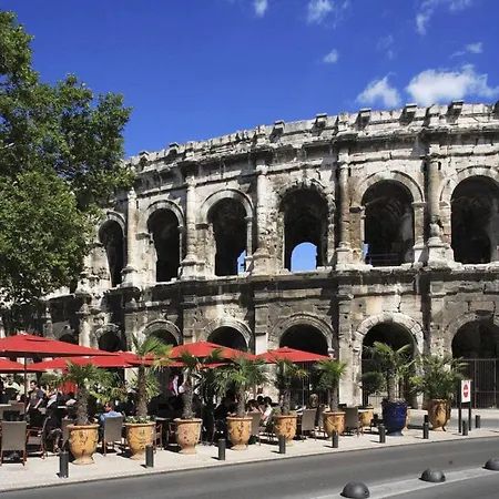 Superbe Avec Son Garage * Nîmes