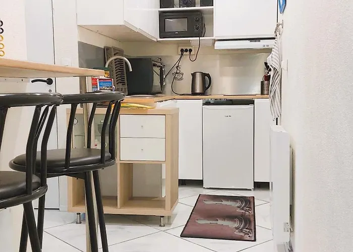 Superbe Et Son Garage Privé Gratuit Appartamento Nîmes