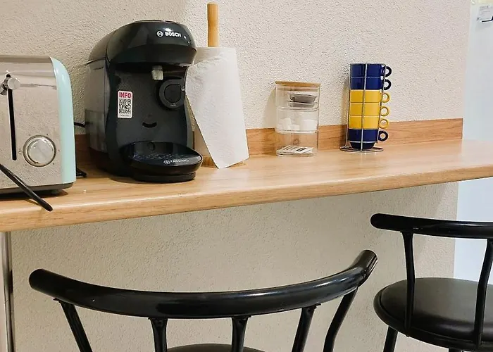 Superbe Et Son Garage Privé Gratuit *
